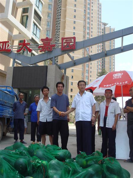 拉斯维加斯游戏3499股份公司“迎酷暑送清凉”慰问各工程项目一线建设者